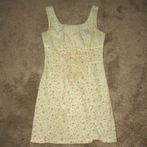 Brandy Melville Dresses & Skirts - Vintage Sun Dress